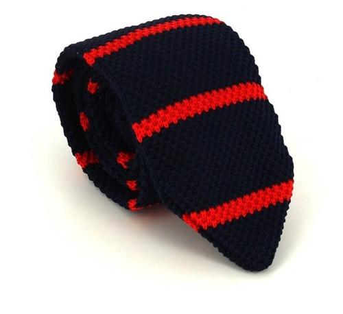 Cravatta a righe a pois blu e rossa