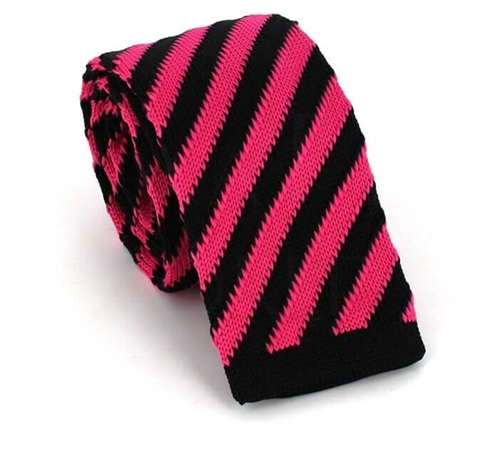 Cravatta a righe diagonali nera e rosa