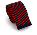 Cravatta a righe diagonali rosse e blu
