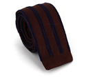 Cravatta a righe verticali marrone e blu