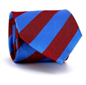 Cravatta a righe blu e rossa